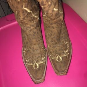 Leopard print Lucchese size 8 1/2